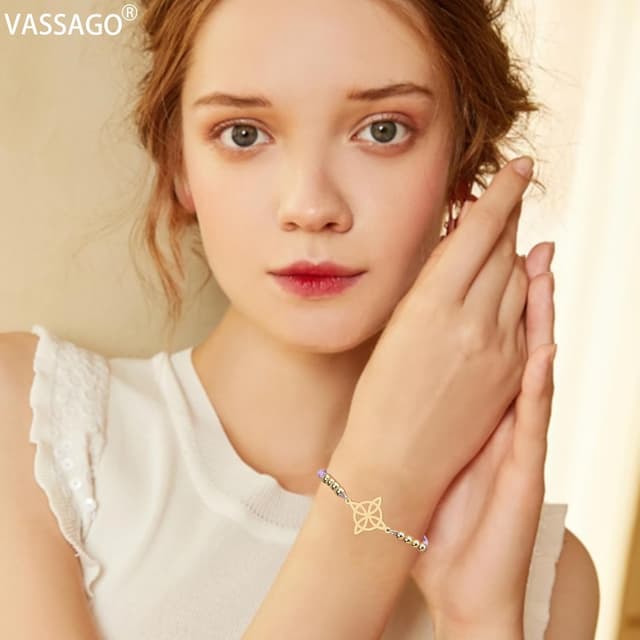 Detalle de Bracelet nœud de sorcière VASSAGO en acier inoxydable, nœud celtique réglable en perles tressées