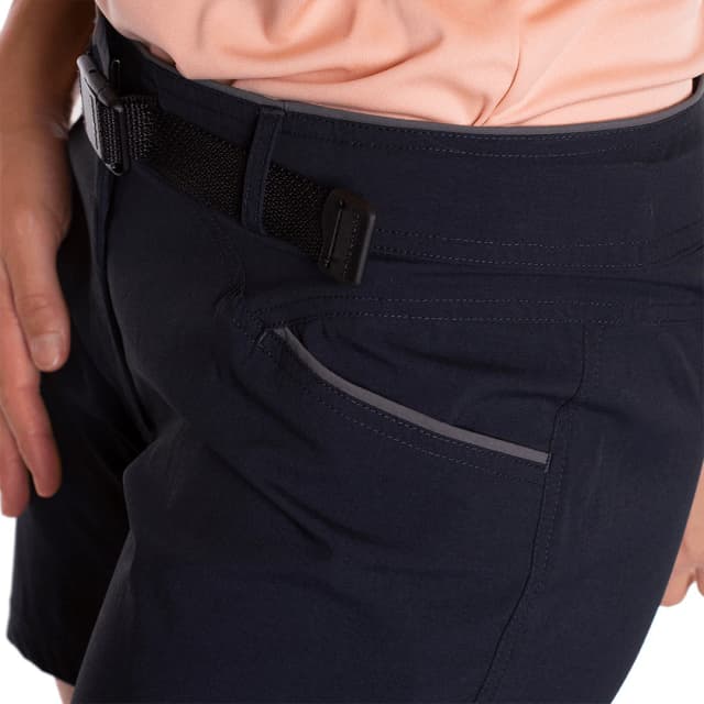 Detalle de Trangoworld Pantalón corto de mujer Maladeta VN de montaña y trekking