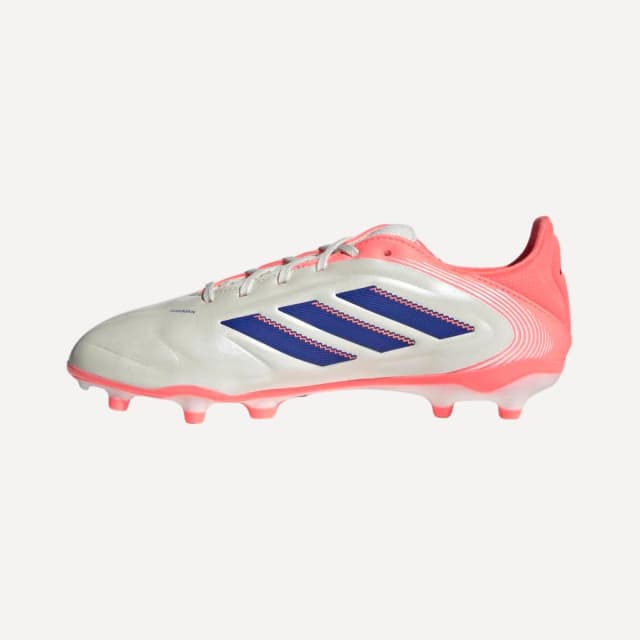 Detalle de adidas Copa Pure III Elite FG/MG para niño: botas de fútbol con suela para césped y superficies mixtas
