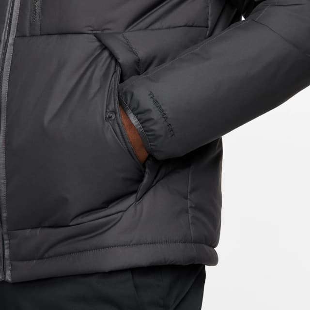 Detalle 1 de Nike Sportswear Therma-FIT Repel para hombre: chaqueta de abrigo con tratamiento repelente
