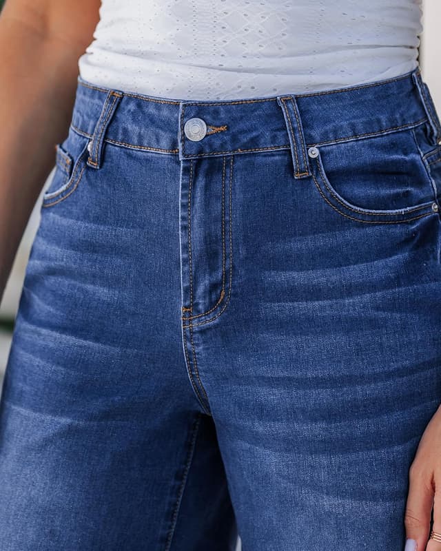 Detalle 2 de luvamia Women’s Jean Bermuda Shorts (Mid-Rise, Raw Hem, Knee-Length, Stretch Denim)