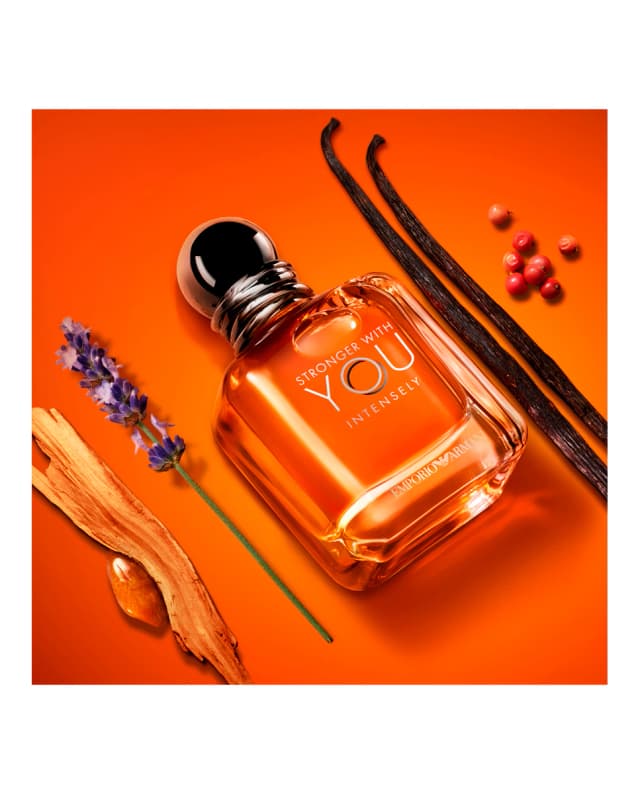 Detalle de Giorgio Armani Emporio Armani Stronger With You Intensely Eau de Parfum 100 ml