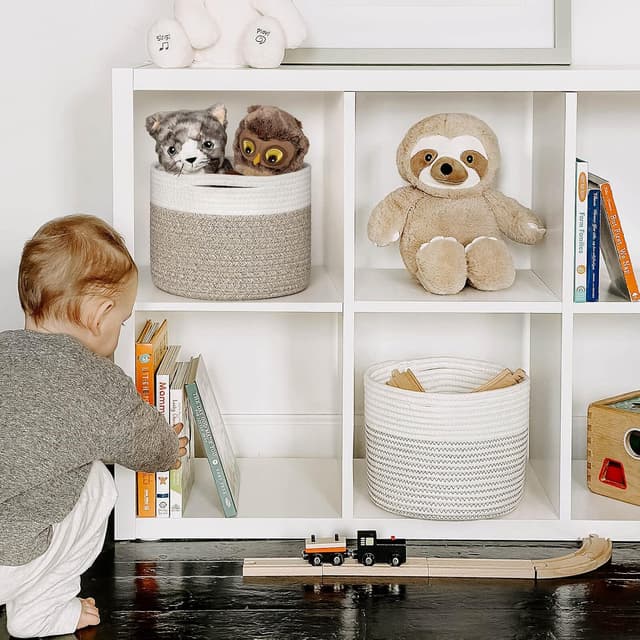 Detalle 2 de TIMEYARD Aufbewahrungskorb für Kinder: geflochtener Korb (24 x 18 cm) in Braun & Weiß