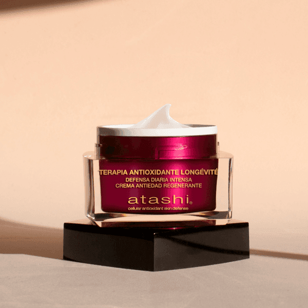 Detalle 2 de Atashi Crema Antiedad Regenerante 50 ml 🌟