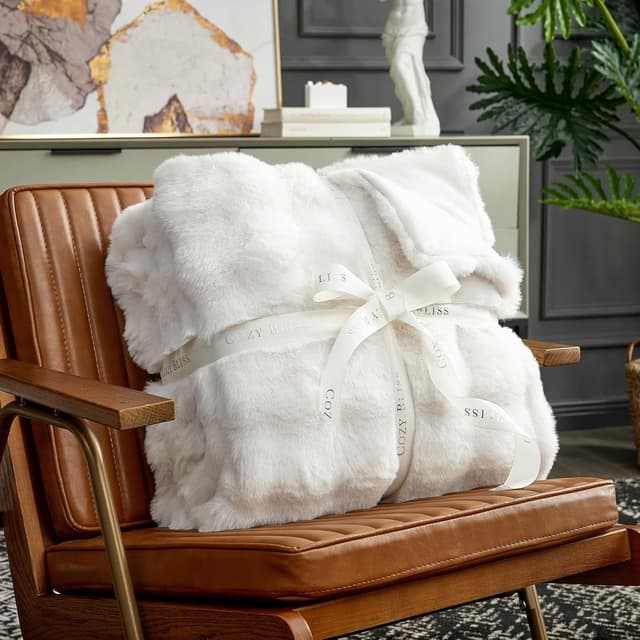 Detalle de Cozy Bliss Faux Fur Throw Blanket 50x60 🛋