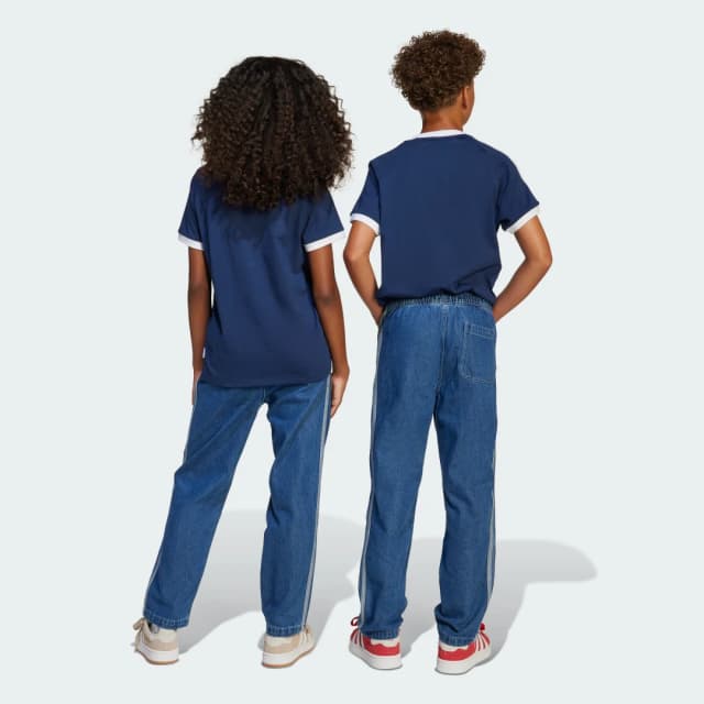 Detalle de Pantalón de tejido denim Adidas en color azul