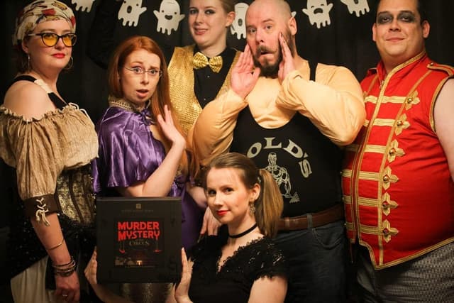 Thumbnail 4 de Talking Tables Juego de misterio circense