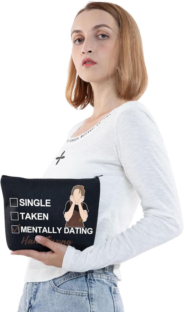 Detalle 2 de MYSOMY SKZ Han Makeup Bag (Quokka Gifts) – waterproof fabric travel cosmetic pouch