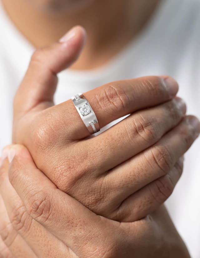 Detalle 2 de MomentWish Anello Uomo Moissanite 0,5 ct