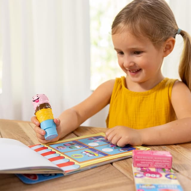 Detalle 1 de Melissa & Doug Sticker WOW ice cream bundle