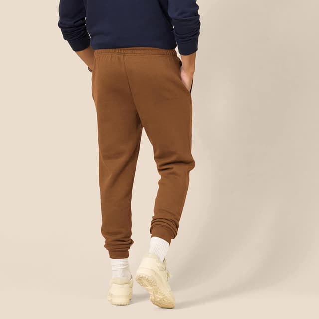 Detalle de Amazon Essentials Men’s Relaxed-Fit Fleece Jogger Sweatpants (Elastic Waist, Drawcord, Pockets)