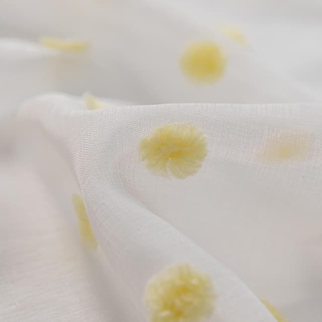 Detalle de MYSKY HOME Gardine mit Ösen (2er-Set) – weiße halbtransparente Vorhänge für Wohnzimmer, Schlafzimmer & Kinderzimmer