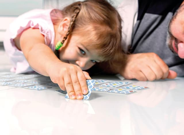 Detalle 2 de Memoryspiel Clementoni Spidey Pocket 48 Karten