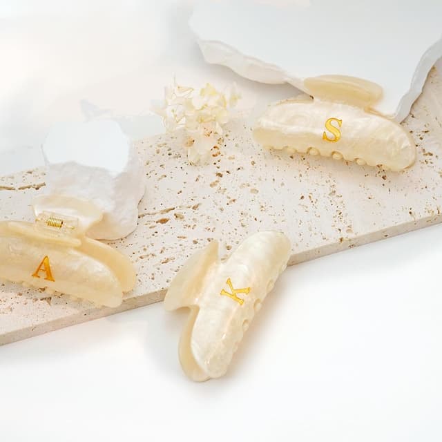 Detalle 2 de Fohufo Monogram A Hair Clip 3.34in