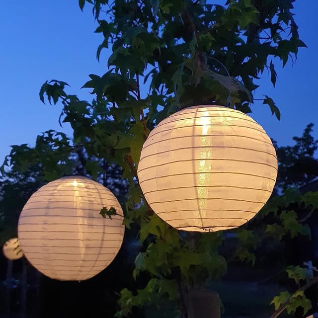 Detalle 2 de Qedertek Solar Lampions (4 Stück, 30 cm) – wasserdichte Solar-LED Laternen für Garten, Terrasse & Events