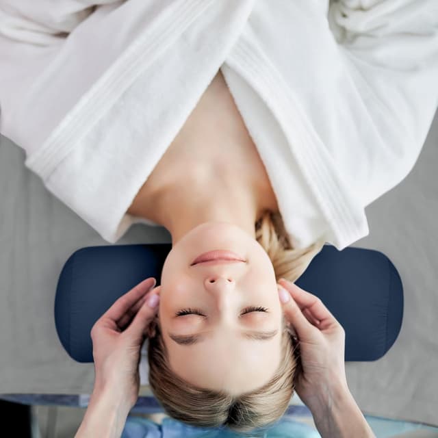 Detalle 2 de Utopia Bedding Almohada Cilíndrica Azul Marino 2U 💤