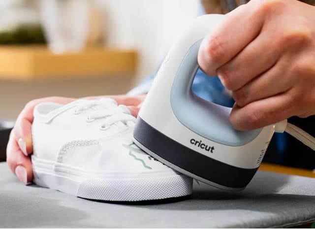 Thumbnail 2 de Cricut EasyPress Mini Zen Blue