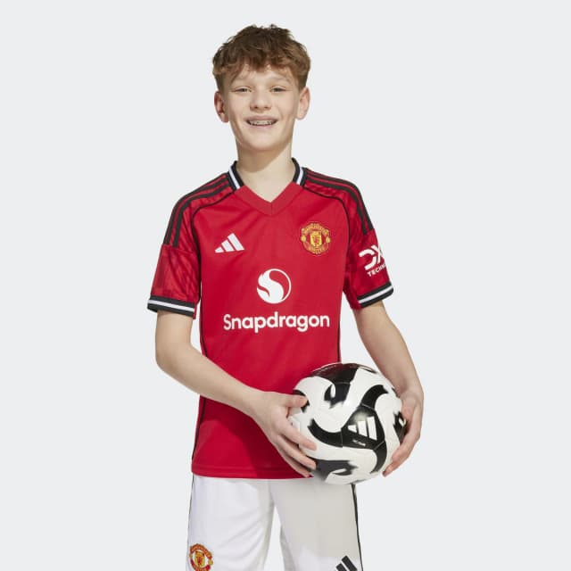 Detalle de Adidas Manchester United 1ª 2025-2026