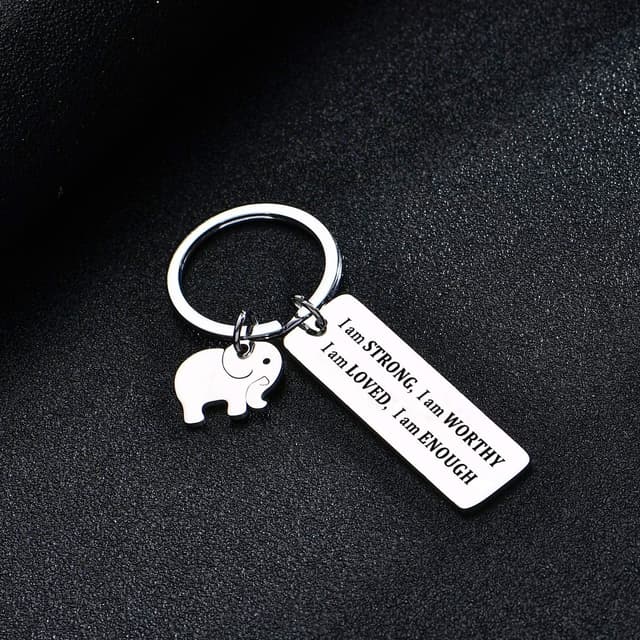Detalle de BESPMOSP Inspirational “Don’t Forget How Strong You are” stainless steel keychain with velvet gift bag