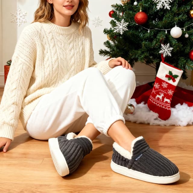 Detalle 2 de Misolin Women’s Cloud Bootie Corduroy Slippers with Memory Foam & Anti-Slip Sole (Indoor/Outdoor)