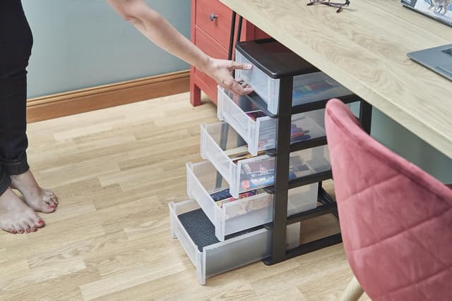 Detalle de Iris Ohyama cassettiera in plastica DDOCH-2005, 5 cassetti medi, per A4/A5/A6 in nero