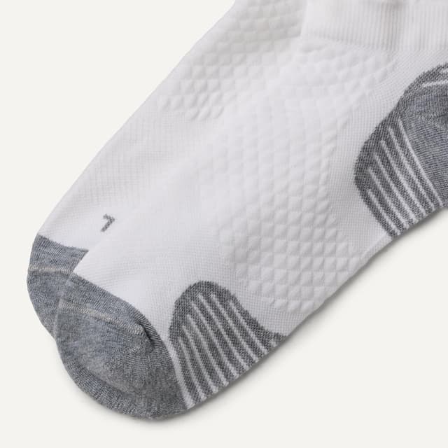 Detalle de Amazon Essentials Damen sportliche Funktions-Laufsocken (gepolstert, Fußgewölbestütze, 3 Paar)
