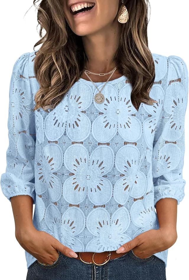 Detalle 2 de Women’s eyelet lace blouse 3/4 sleeves