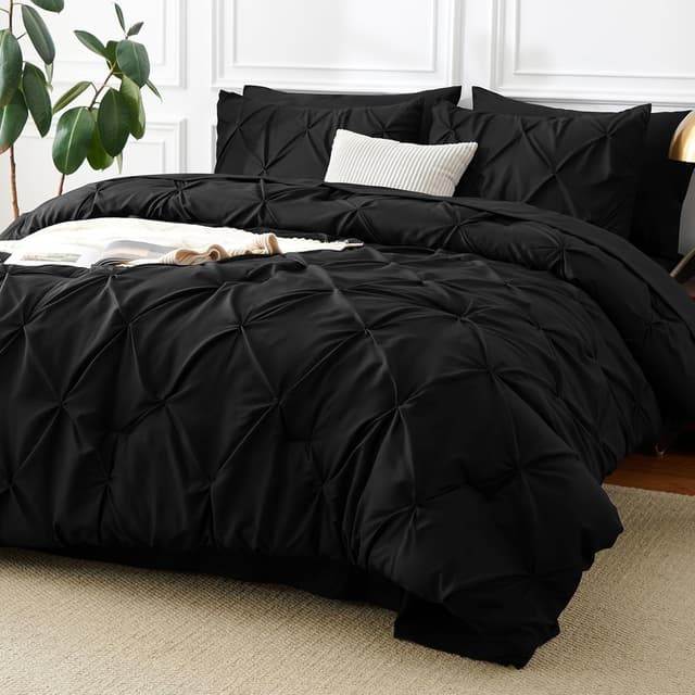 Detalle de CozyLux Queen Comforter 7-Piece Pintuck