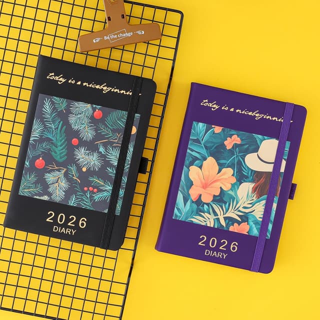 Detalle de Diary 2026 Day to Page A5 Organiser (Jan–Dec 2026) with Pen Holder, Coloured Side Tabs and Inner Packet