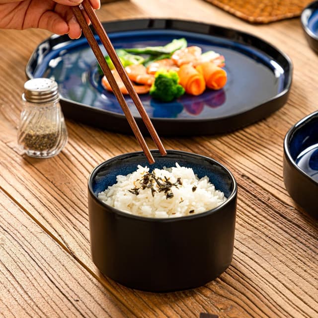 Detalle 2 de CSYY Müslischalen aus Porzellan (6-teilig), schwarz matt mit tiefblauem Innenbereich – Reisschalen & Dessertschalen bis ca. 500 ml