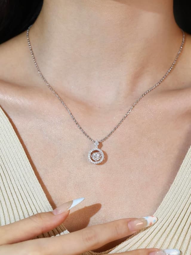 Detalle de FANCIME Moissanite Kette mit 1 Karat Moissanit-Halo-Anhänger (925 Sterling Silber) – Rund, 40+5 cm