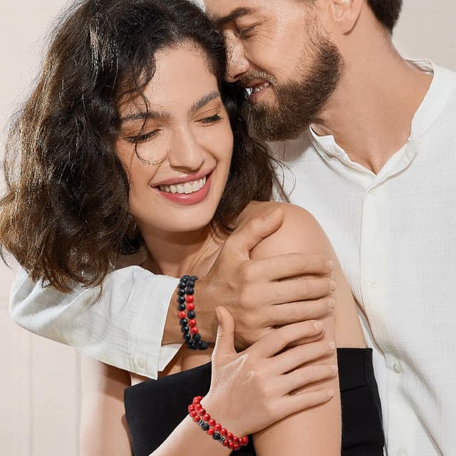 Detalle de XIANNVXI 3–4er Set Perlenarmbänder für Herren (8 mm) aus Naturstein, elastisch verstellbar