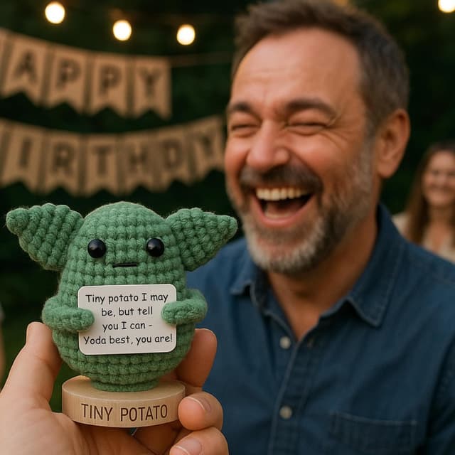 Detalle de Star Wars Gifts Handmade Baby Yoda Positive Crochet Doll with 30 Affirmations