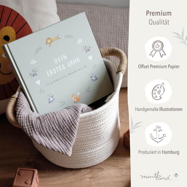 Detalle 2 de mintkind® Mein erstes Jahr Babyalbum Salbei – sanftes Babytagebuch mit 176 Seiten & Sticker-Set (Hardcover, 21 x 21 cm)