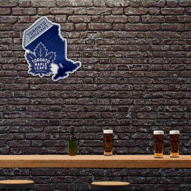 Detalle 2 de Rico Industries NHL Pennant Shape Cut Pennant (Felt, EZ to Hang) for Living Room & Man Cave Decor