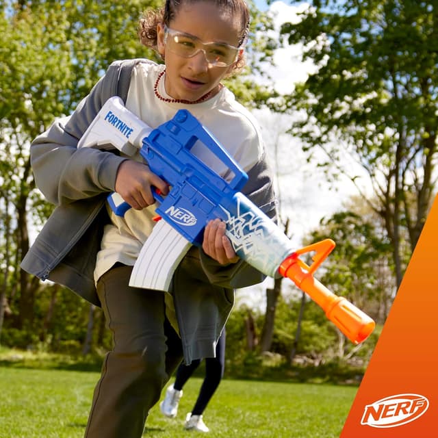 Detalle de Nerf Fortnite Blue Shock Blaster (Motorized) with 10-Dart Clip and 10 Elite Darts