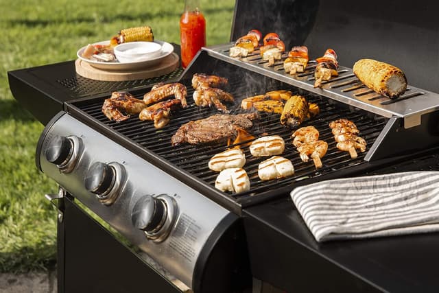 Detalle 2 de George Foreman 3 Burner Gas BBQ (GFGBBQ3B) with Automatic Ignition & Integrated Thermometer