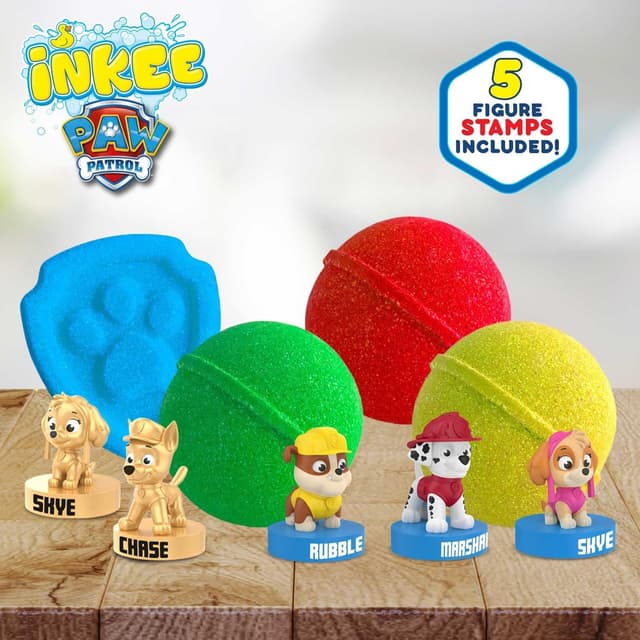 Detalle 2 de INKEE Paw Patrol Gift Box: 4 kids bath bombs with almond oil and 5 surprise Paw Patrol figures