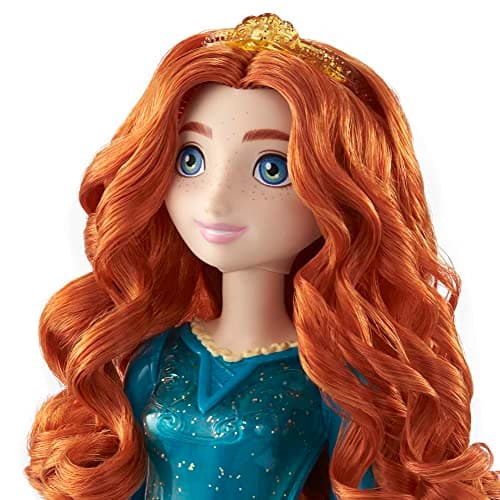 Detalle de Mattel Disney Princess Mérida (Brave) – Muñeca de moda articulada con accesorios y pelo largo