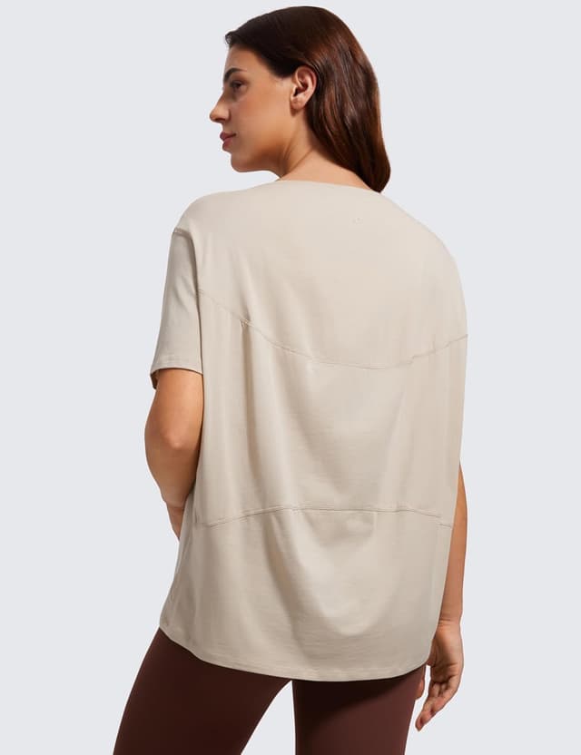 Detalle de T-shirt d’été CRZ YOGA en coton Pima pour femme – ample, léger et manches courtes
