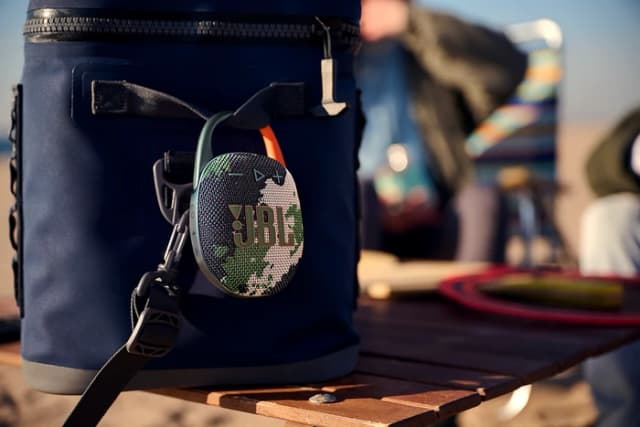 Detalle 2 de JBL Clip 5 Squad Doppelpack 12 Stunden