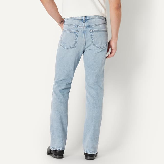 Detalle 2 de Amazon Essentials Jean bootcut à faible élasticité coupe ajustée homme