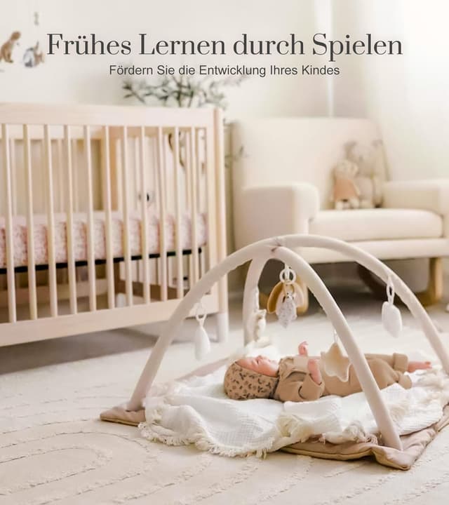 Detalle 2 de Mallify Spielbogen Baby Mädchen – Krabbeldecke mit 6 abnehmbaren Spielzeugen und 12 Meilensteinkarten