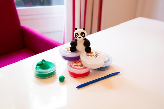 Detalle 2 de SentoSphère Patarev – Coffret de 15 pots de pâte à modeler autodurcissante (18 g) – Modèlage enfant dès 6 ans