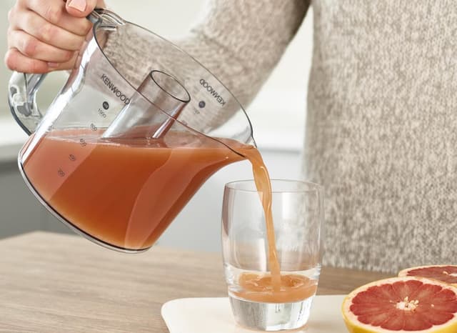 Detalle de Kenwood JE290A spremiagrumi elettrico con caraffa da 1L e rotazione destra/sinistra (40 W) – Bianco