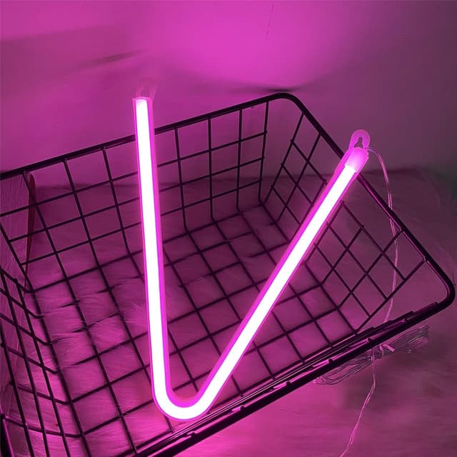 Detalle de DWOOKE LED Light Up Letter V for parties