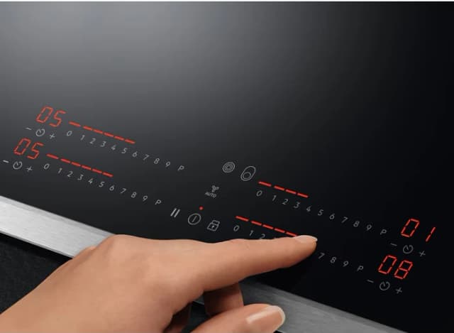Thumbnail 1 de AEG HKA8578RAD Glaskeramik Kochfeld mit Bräterzone