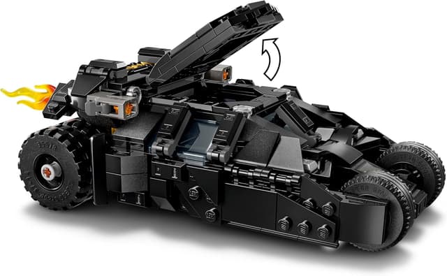 Detalle 2 de LEGO Batman Tumbler Batmobile 76303