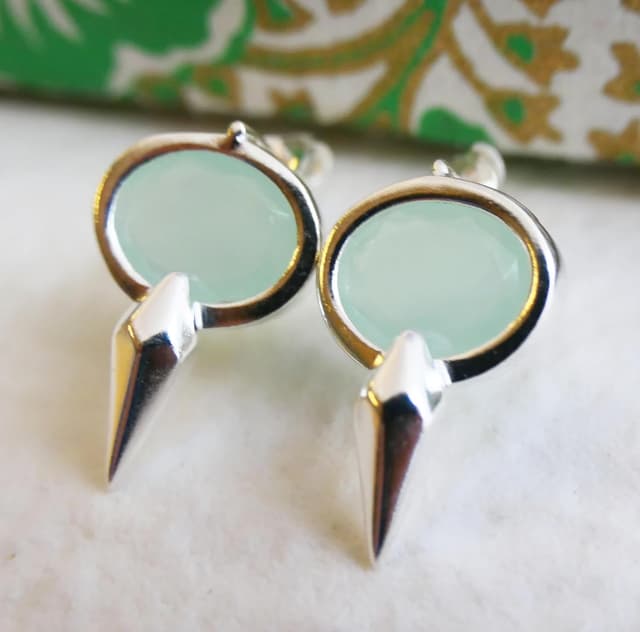 Detalle 2 de Aqua Chalcedon Sterling Silber Ohrstecker (925) – handgefertigter Ohrschmuck mit natürlichem Edelstein