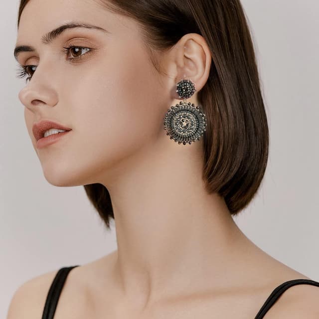 Detalle de Damen-Perlenohrringe mit Rocailles und Anhänger